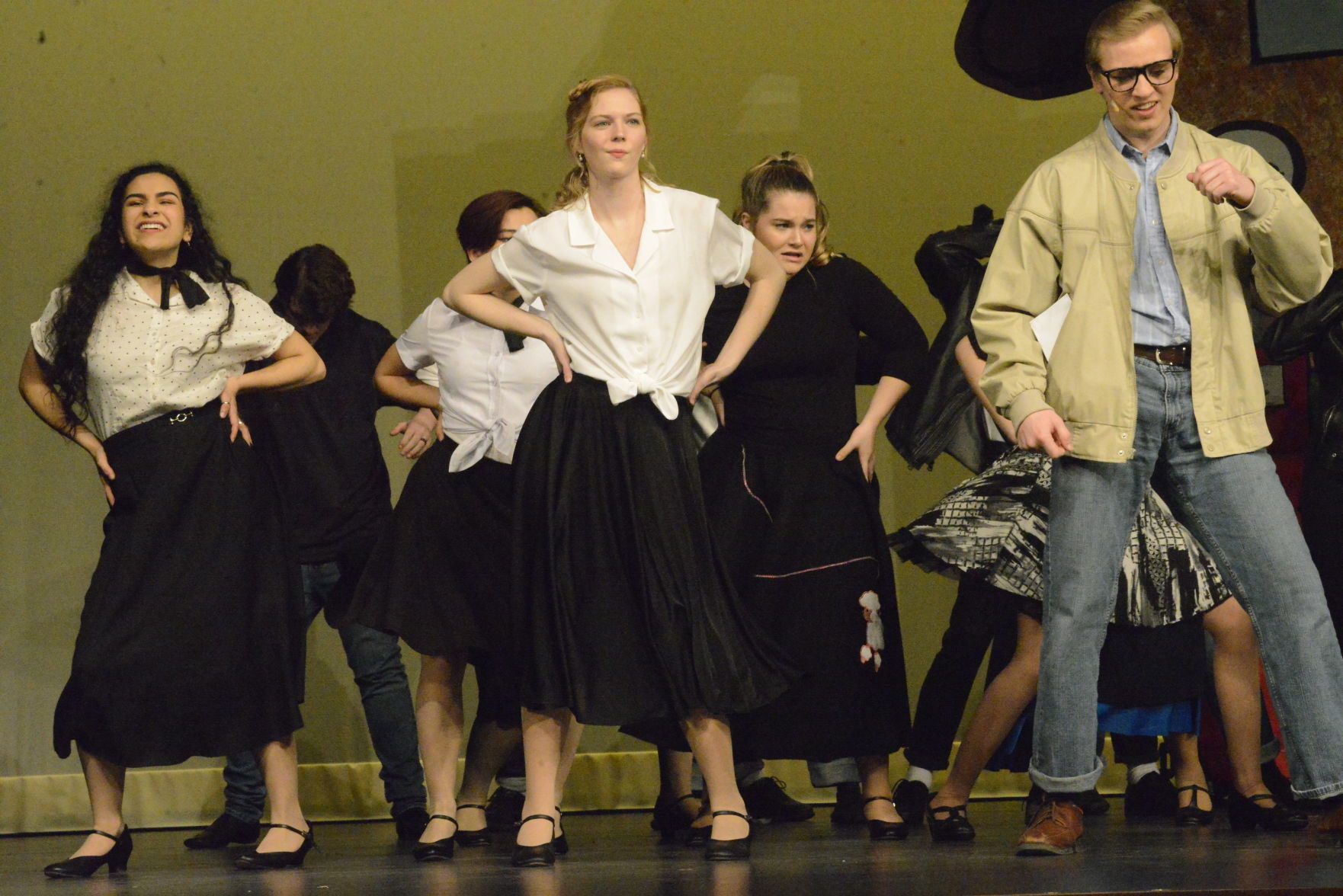 031120 moline musical 213.JPG